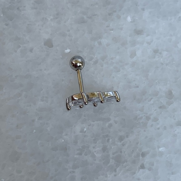 Silver Crystal Leaf Layered Cartilage Earring - Picture 3 of 4